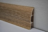 Плинтус пластиковый Идеал с гибким краем, с кабель-каналом Дуб северный