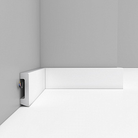 Плинтус напольный DECOMASTER D234ДМ (58*16*2000мм)